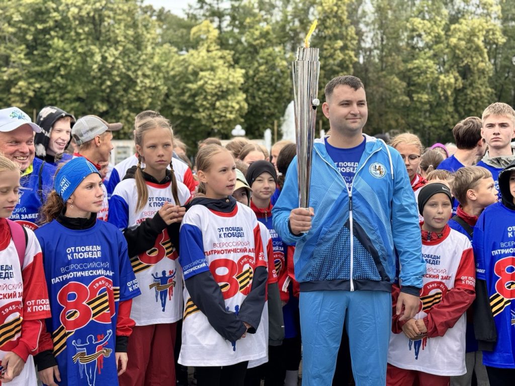 Владимир встретил Огонь Победы! 2 photo 2025 06 27 18 09 13