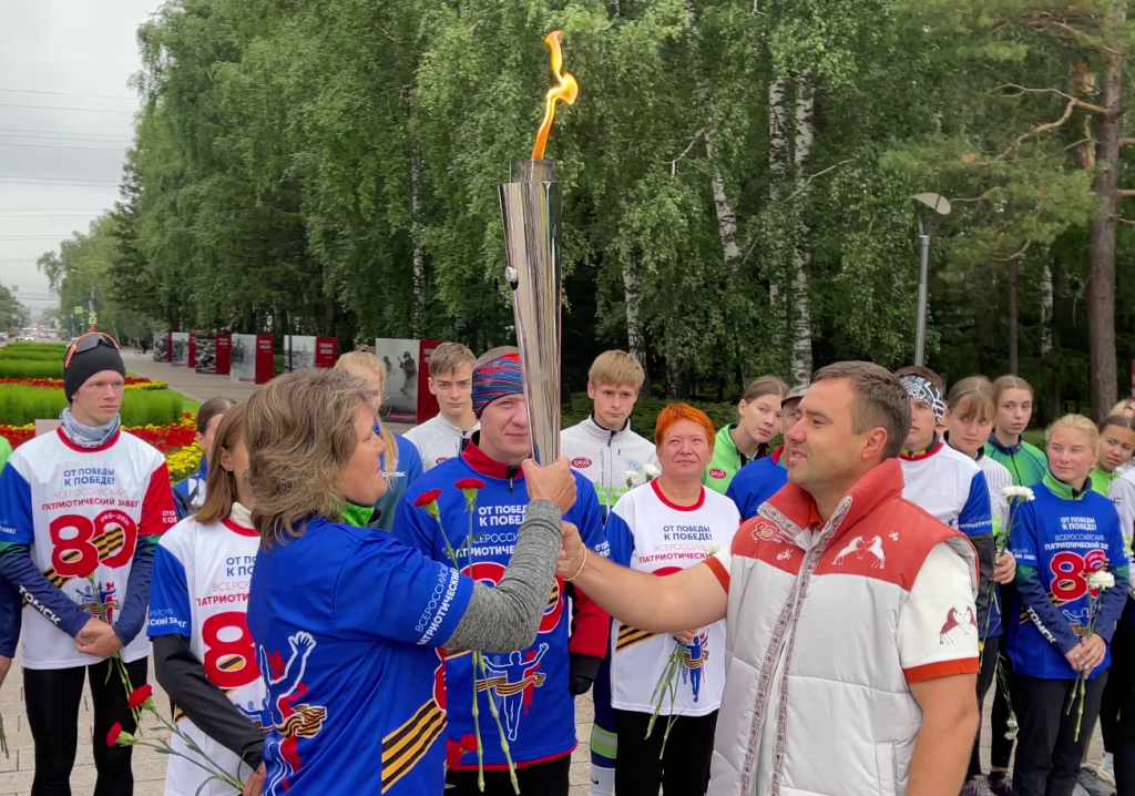 Томск принял частицу Вечного огня из рук участников Всероссийского забега «От Победы к Победе!» 5 11