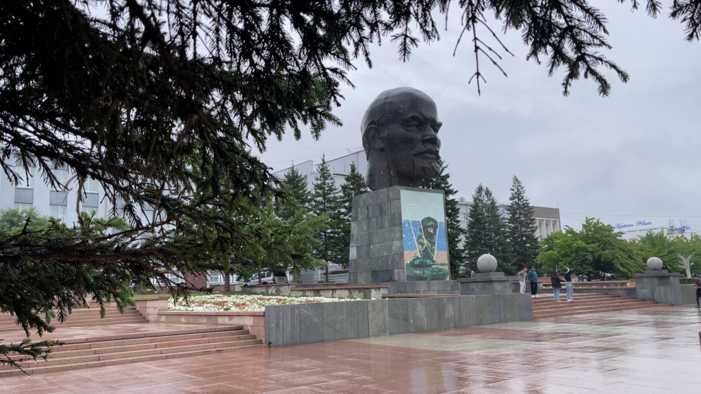 Столица Бурятии приняла Огонь Памяти из рук участников забега «От Победы к Победе!» 13 111