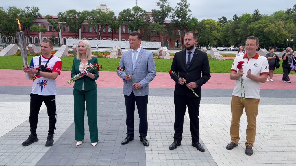 Частица Вечного огня из Александровского сада передана из Благовещенска в Китай 5 6 4