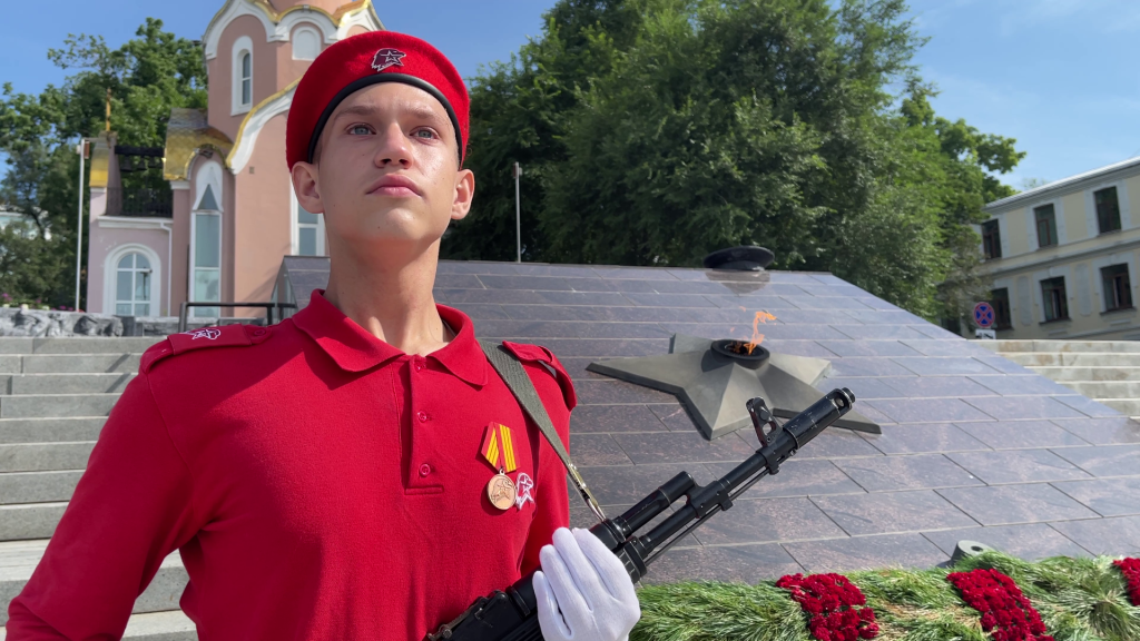 Финиш забега «От Победы к Победе!»: Владивосток принял на хранение частицу Вечного огня 1 3 3
